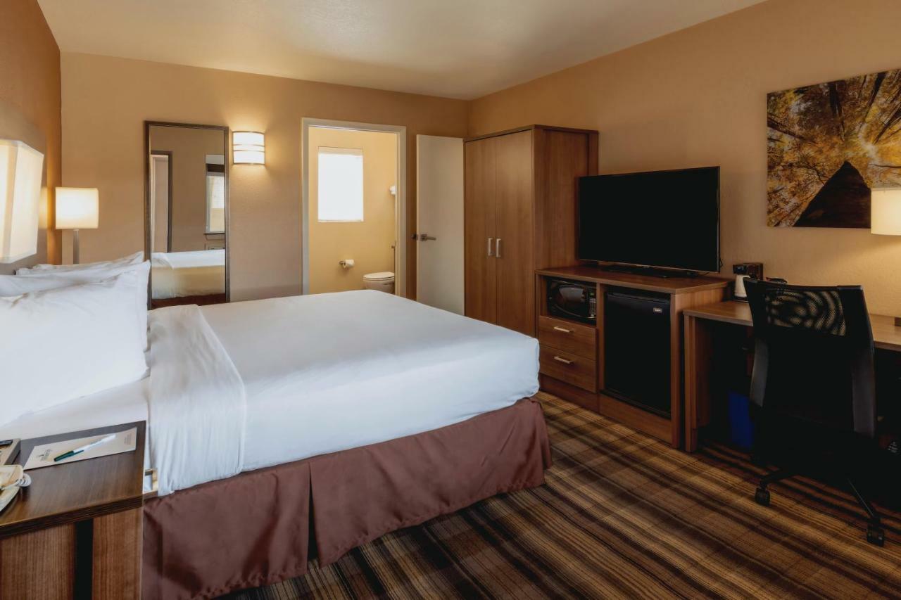 Boulder University Inn Esterno foto
